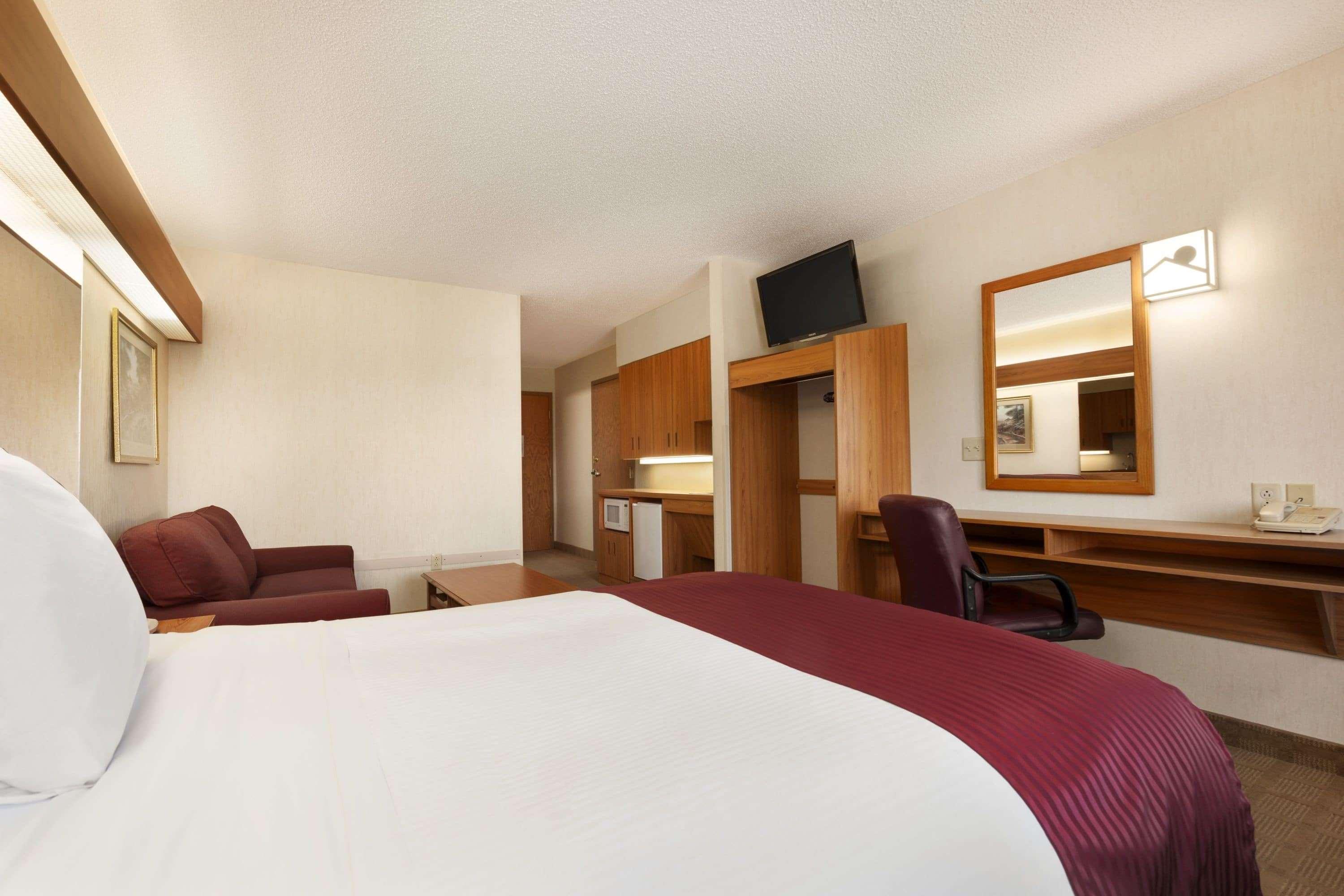Microtel Inn & Suites By Wyndham Ann Arbor Exterior photo