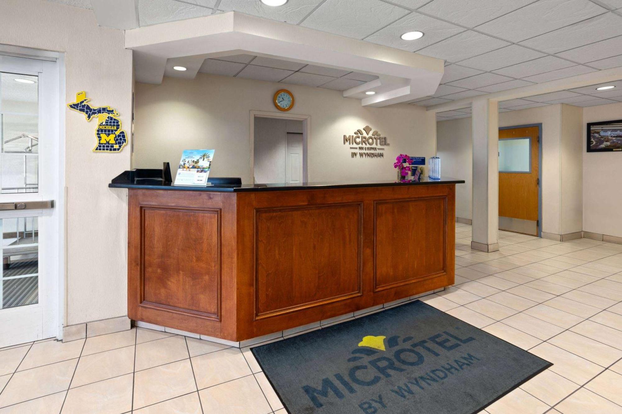 Microtel Inn & Suites By Wyndham Ann Arbor Exterior photo