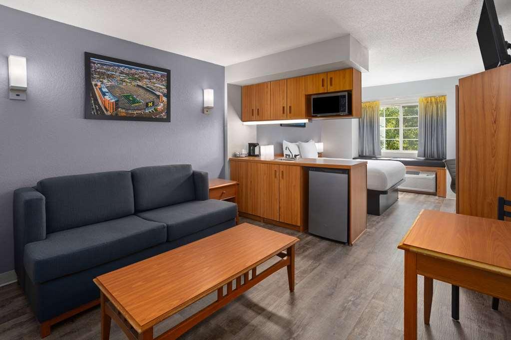 Microtel Inn & Suites By Wyndham Ann Arbor Room photo